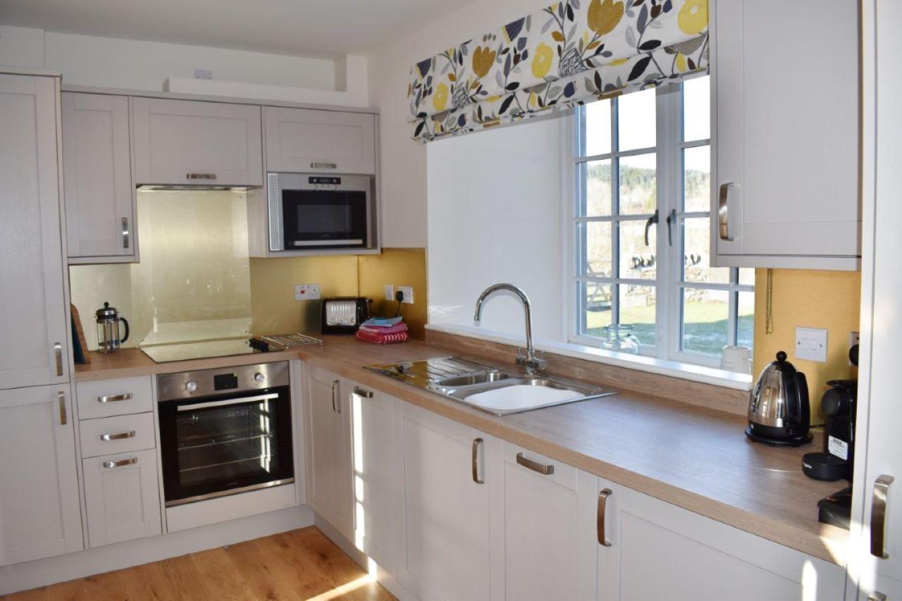 Osprey Cottage, Port O Tay ピトロクリー エクステリア 写真